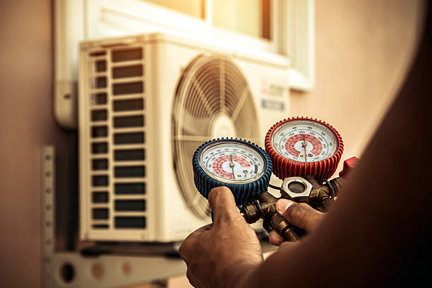 Professional Ac Installation technician working in Wyoming, IL